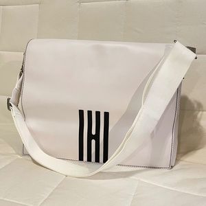 ECCO White Messenger Bag Shoulder Bag